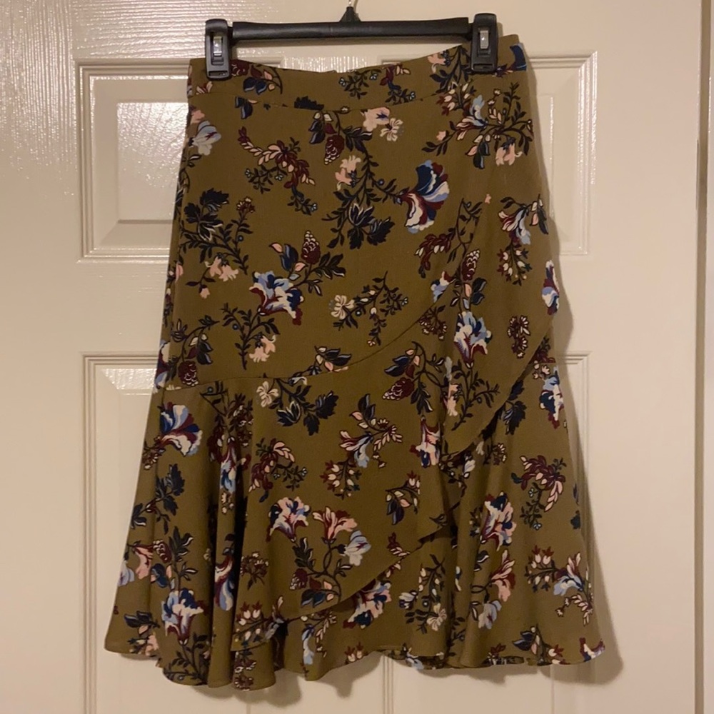 Ann Taylor Floral Fitted Flowy Skirt 0